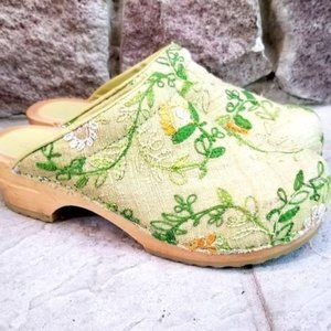 Sanita embroidered clogs